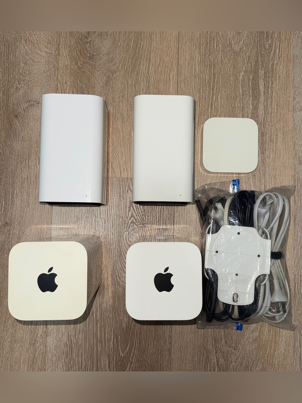 5 Piece Pre-owned Apple AirPort Extreme & Express Wi-Fi Router | 5 Units Bundle